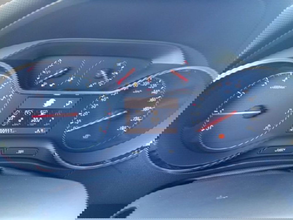 Opel Crossland nuova a Frosinone (11)