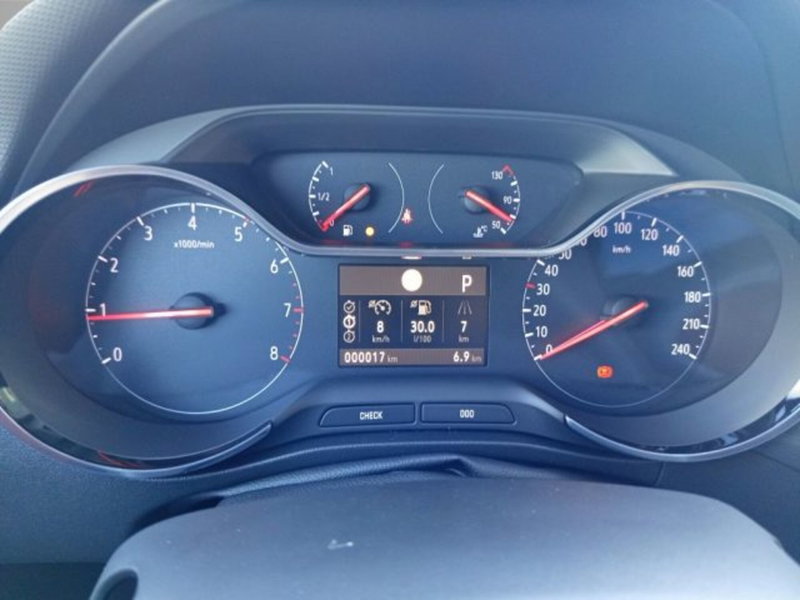 Opel Crossland nuova a Frosinone (10)