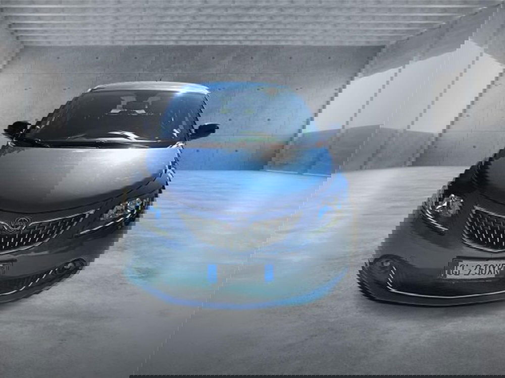 Lancia Ypsilon usata a Bari (2)