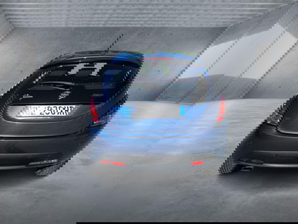 Lancia Ypsilon usata a Bari (5)