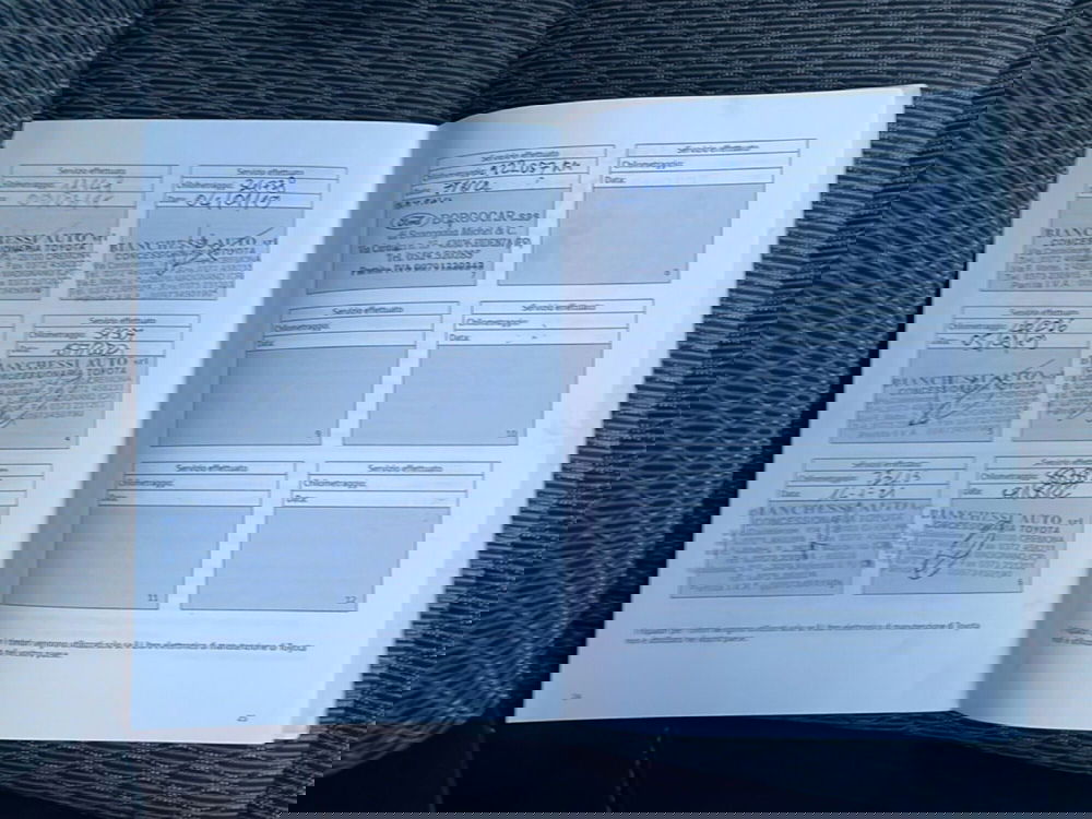 Toyota Auris Station Wagon usata a Piacenza (13)