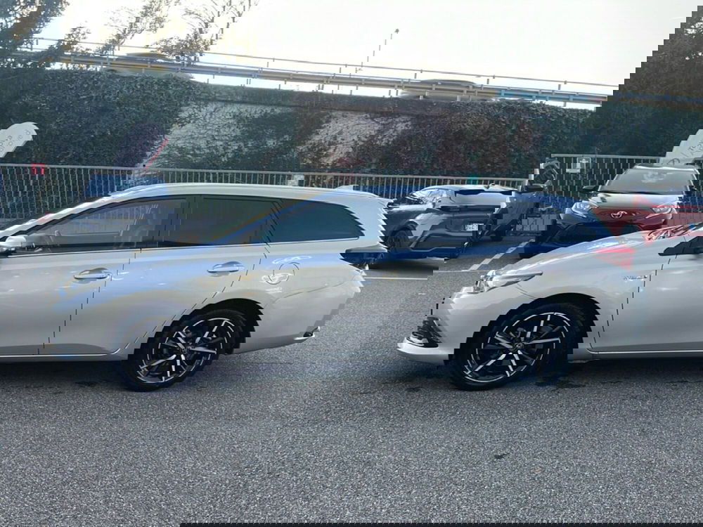 Toyota Auris Station Wagon usata a Piacenza (4)