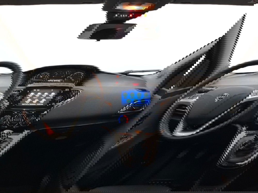 Lancia Ypsilon usata a Torino (11)