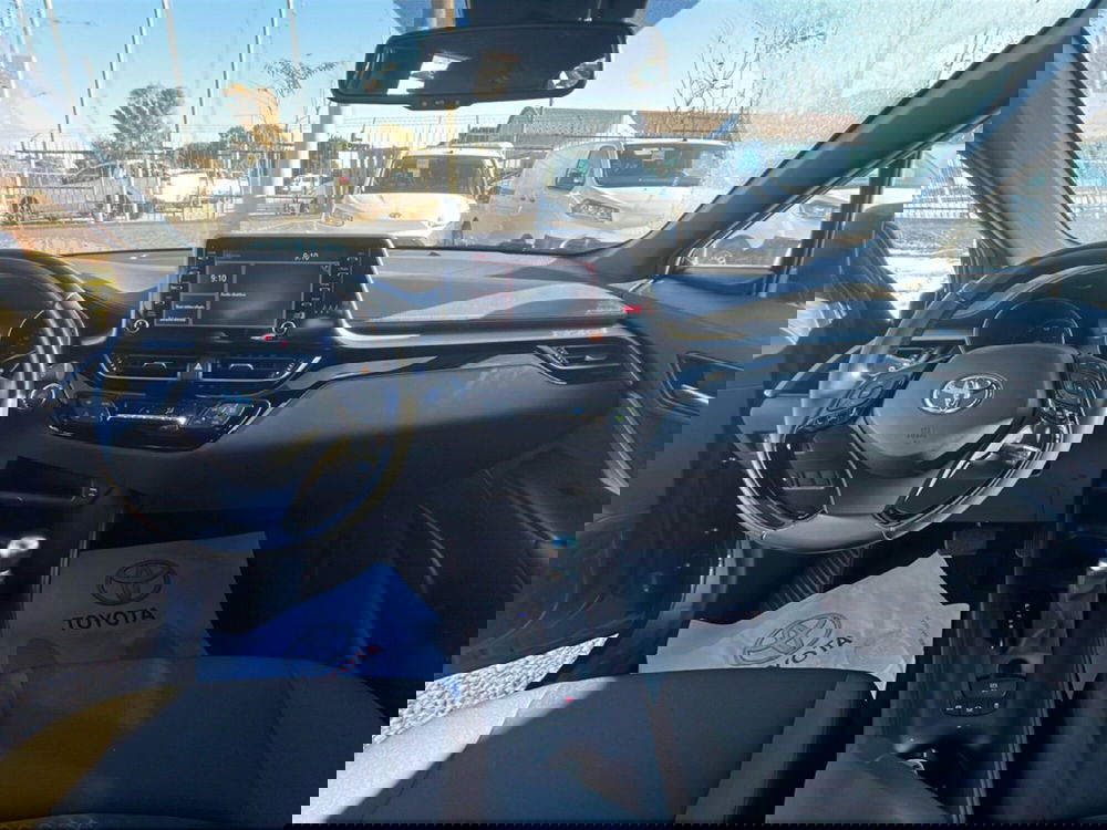 Toyota Toyota C-HR usata a Ragusa (10)