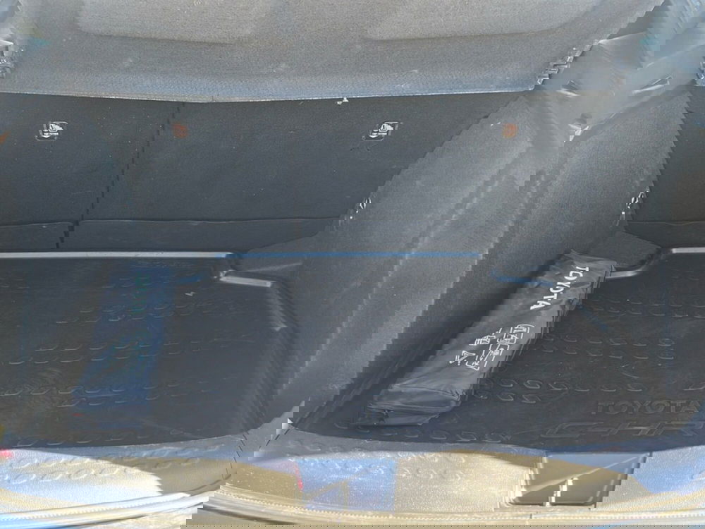 Toyota Toyota C-HR usata a Ragusa (7)