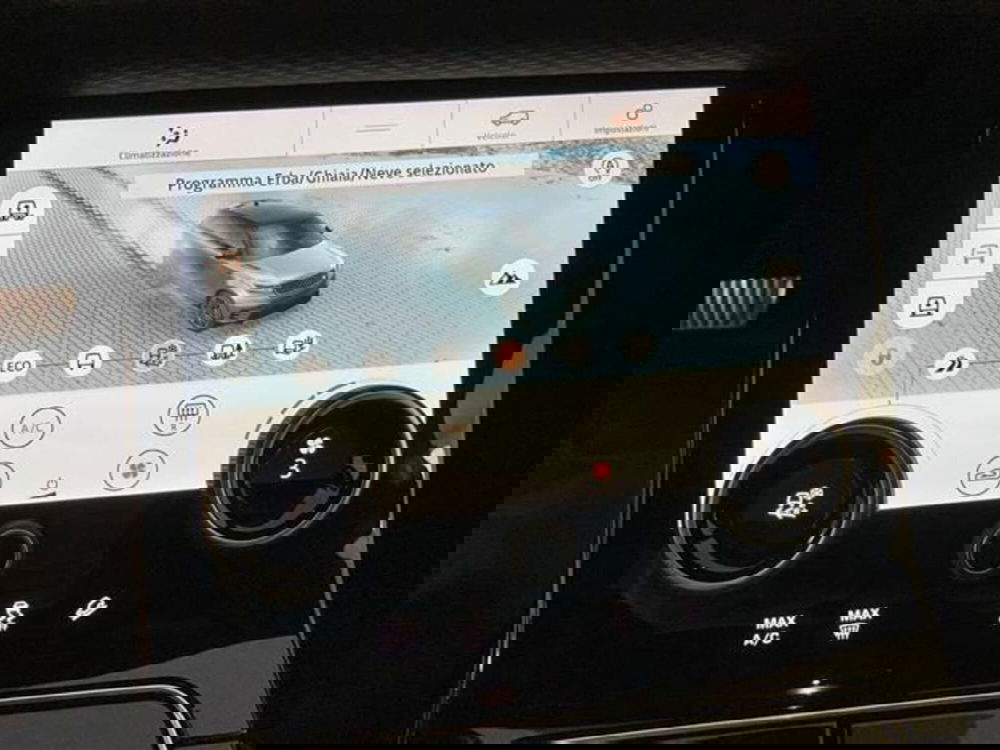 Land Rover Range Rover Velar usata a Como (12)