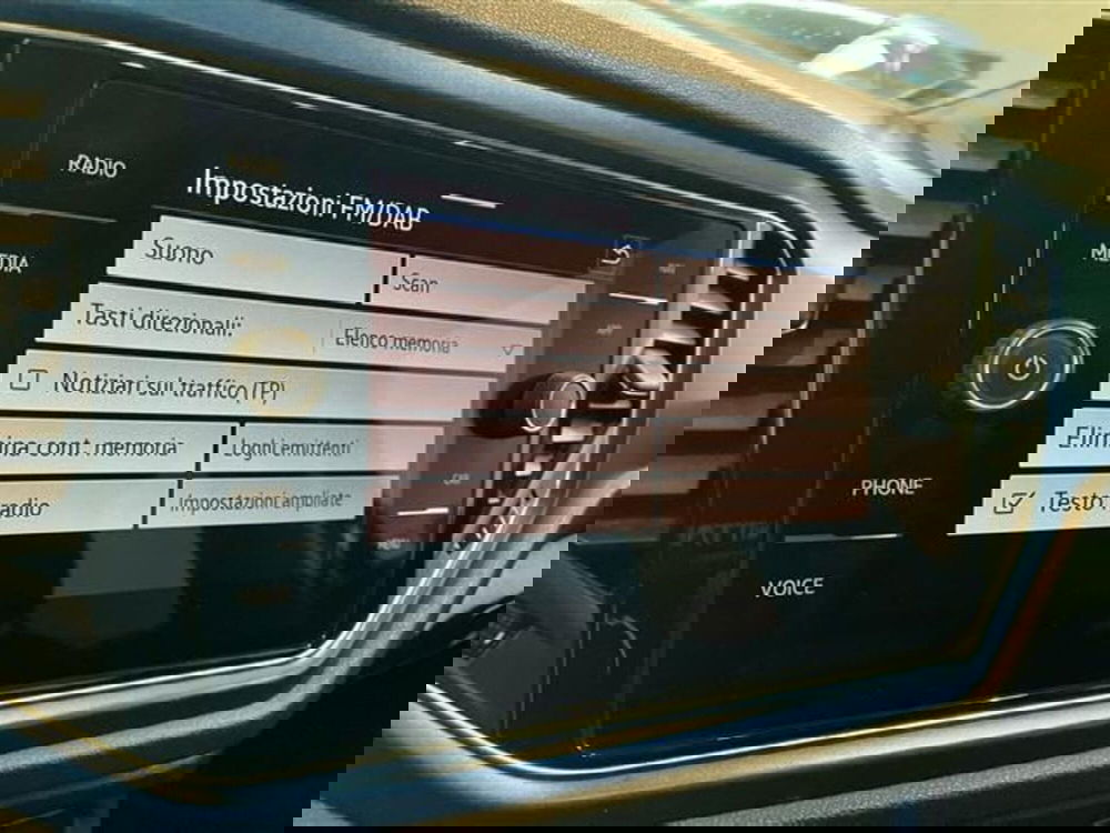 Volkswagen T-Roc usata a Como (13)