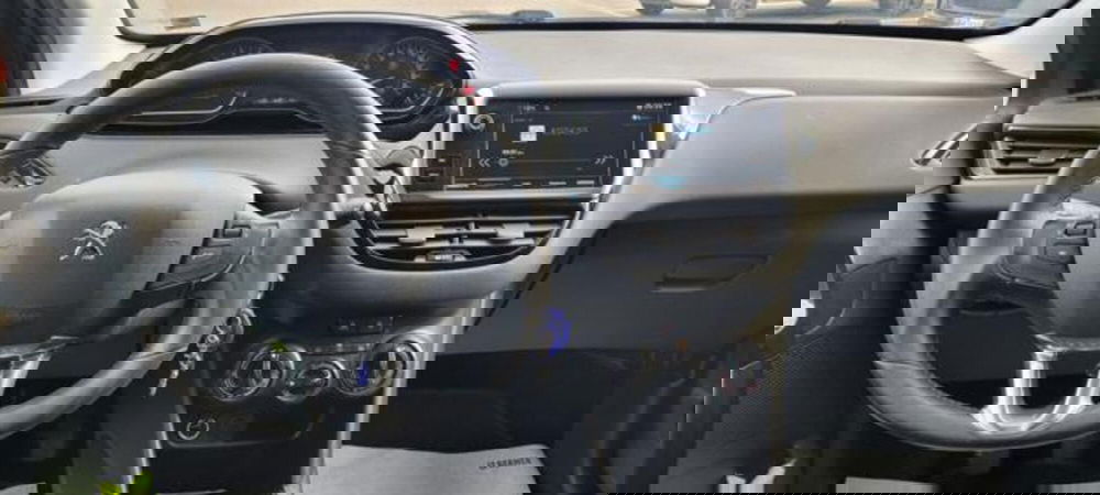 Peugeot 208 usata a Napoli (10)