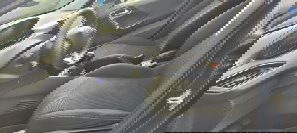 Peugeot 208 usata a Napoli (6)