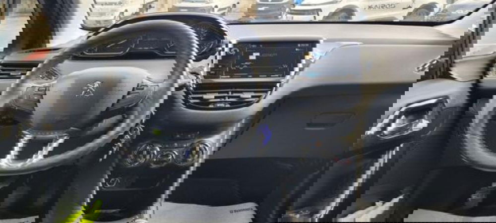 Peugeot 208 usata a Napoli (8)