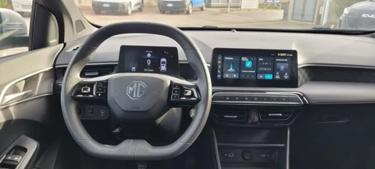 Mg MG3 usata a Napoli (10)
