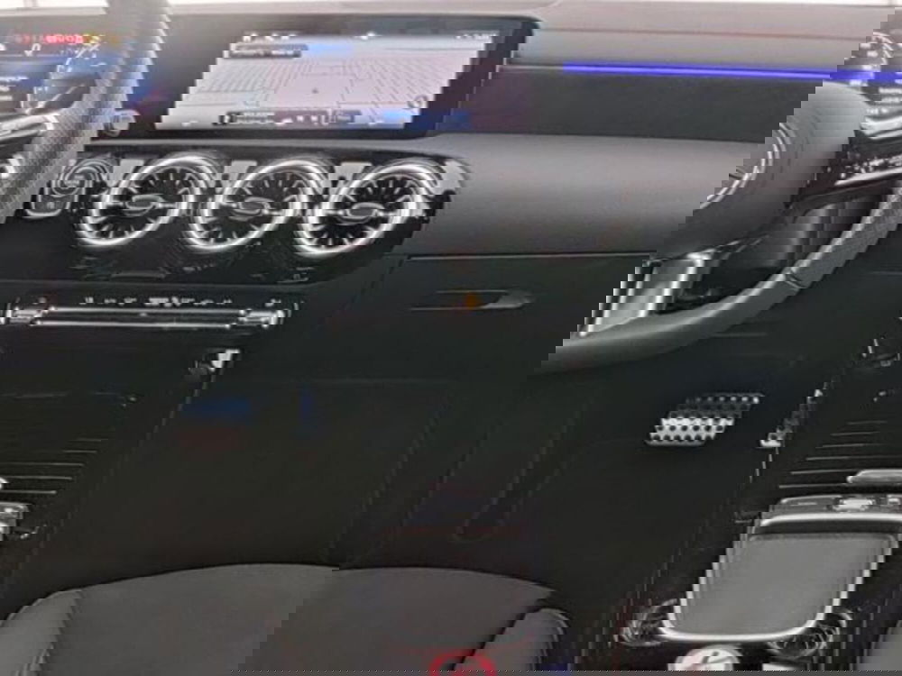 Mercedes-Benz CLA Shooting Brake usata a Milano (5)