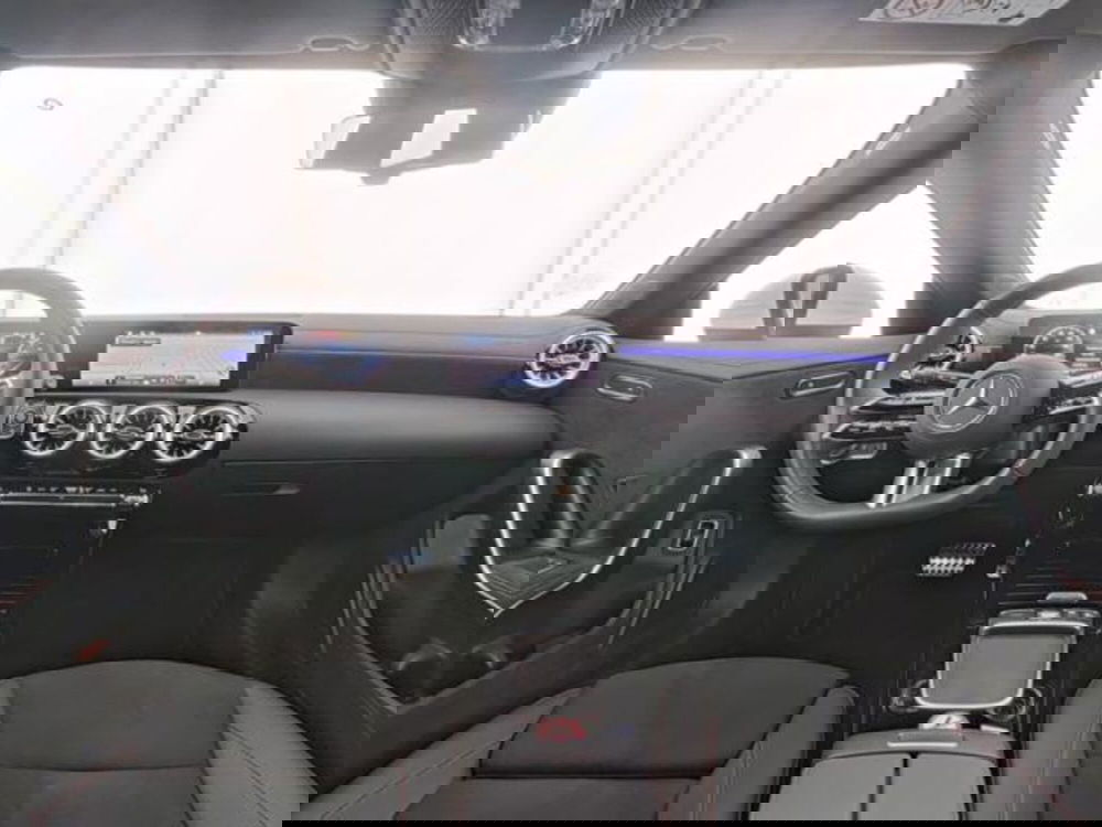 Mercedes-Benz CLA Shooting Brake usata a Milano (7)