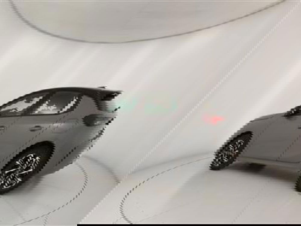 Opel Corsa nuova a Bari (4)