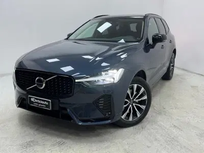 Volvo XC60 B4 (d) AWD automatico Plus Dark del 2023 usata a Lurate Caccivio