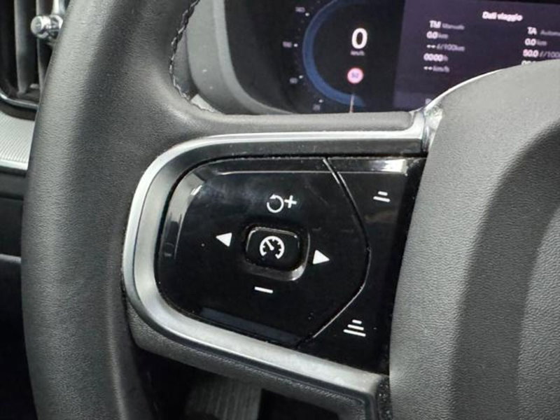 Volvo XC60 usata a Como (11)