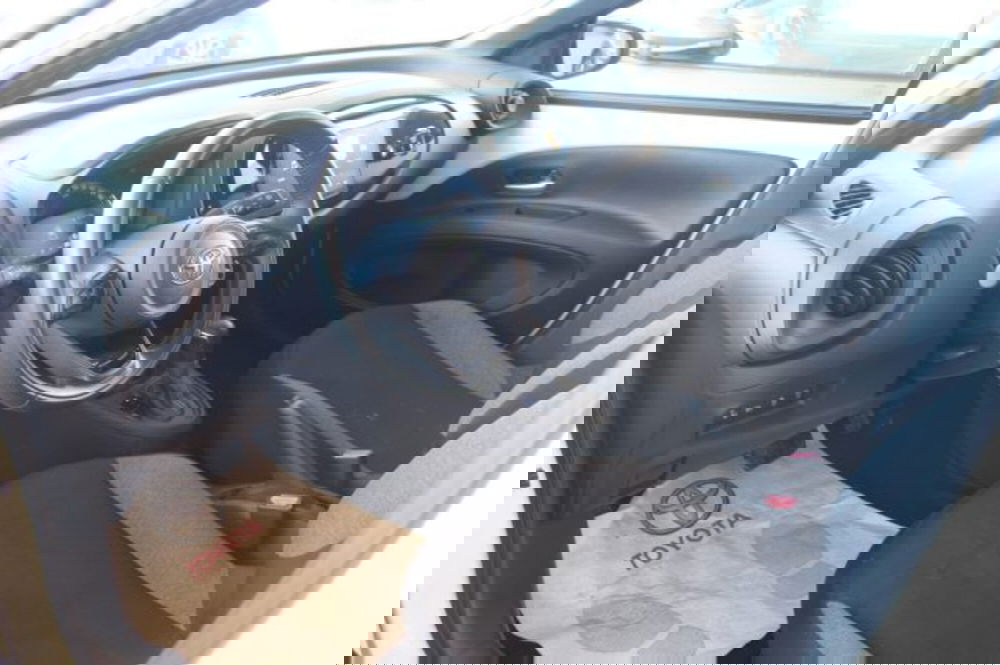 Toyota Aygo X nuova a Roma (12)