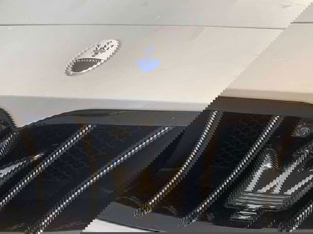 Maserati Grecale usata a Napoli (17)