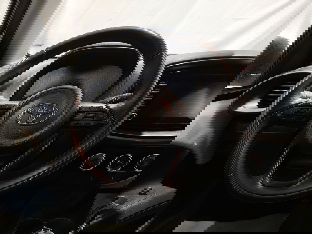 Toyota Aygo X usata a Roma (11)