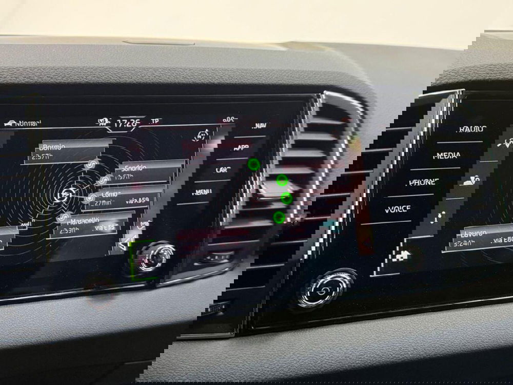 Skoda Karoq usata a Como (17)