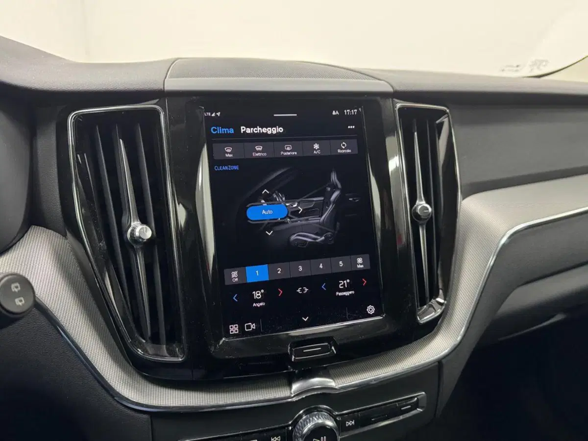 Volvo XC60 usata a Como (17)