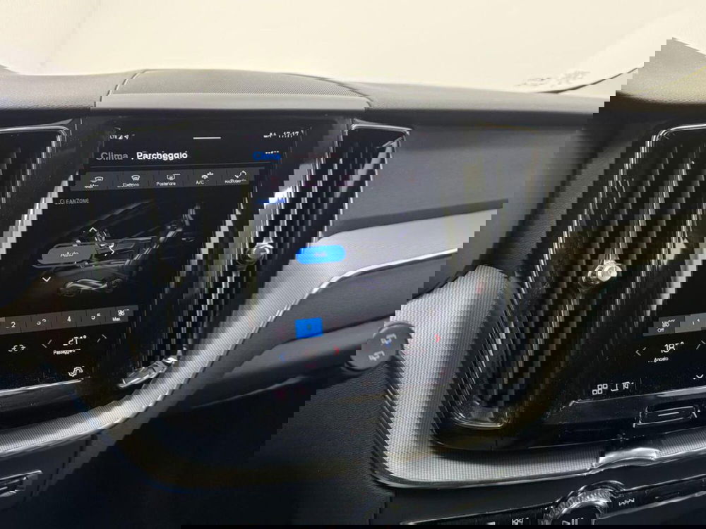 Volvo XC60 usata a Como (17)