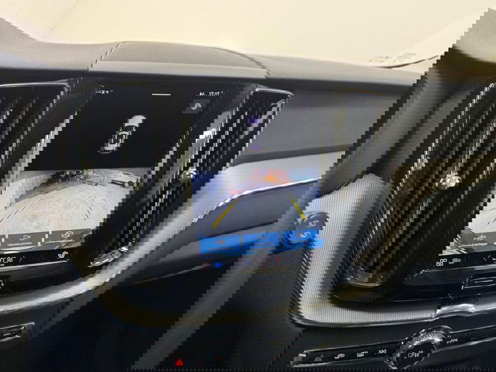 Volvo XC60 usata a Como (19)