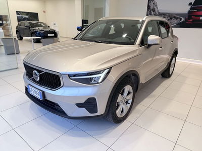 Volvo XC40 T2 automatico Essential del 2024 usata a Latina
