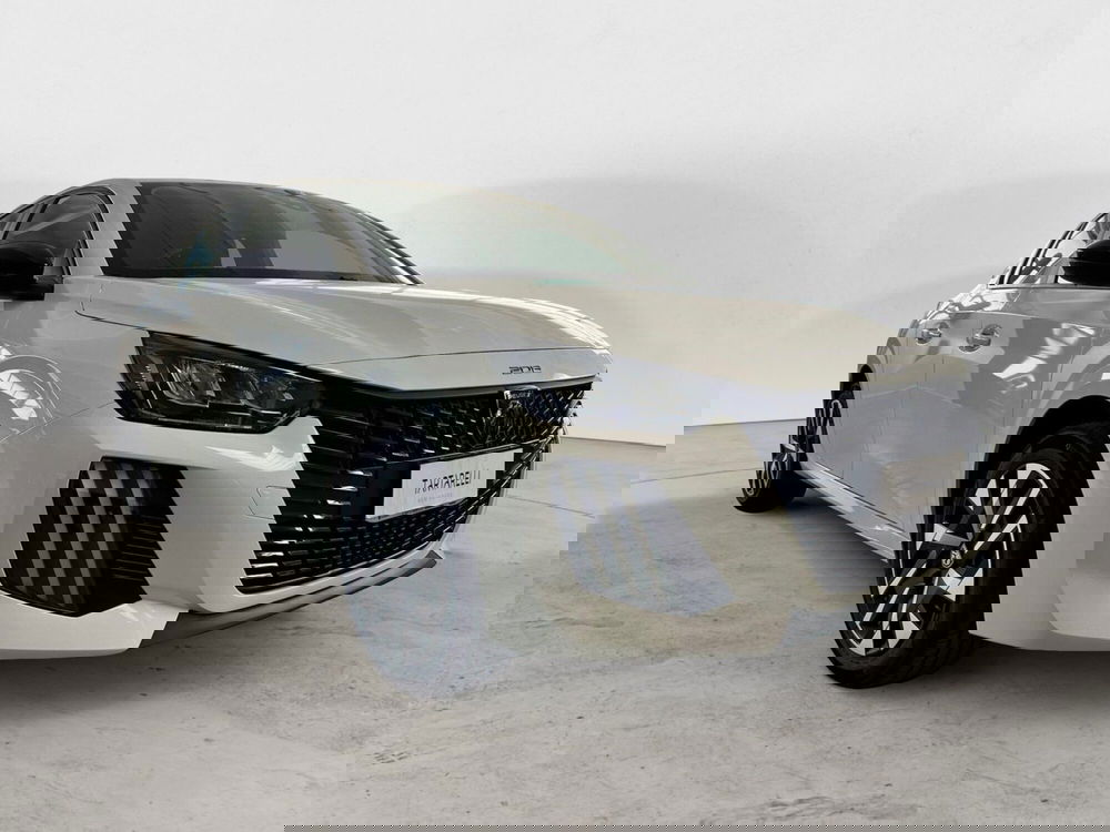 Peugeot 208 nuova a Bari