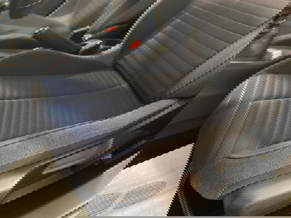 Peugeot 208 nuova a Bari (13)