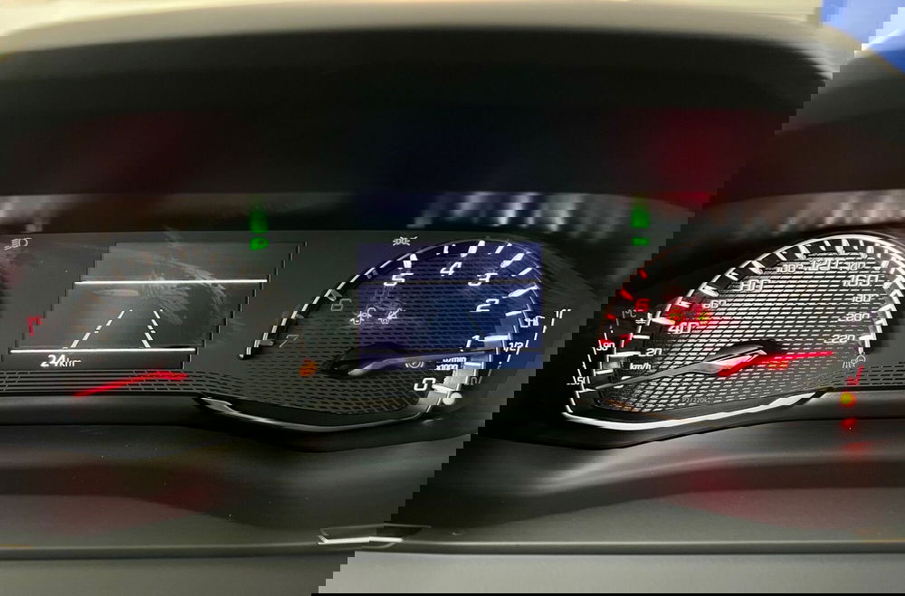 Peugeot 208 nuova a Bari (18)