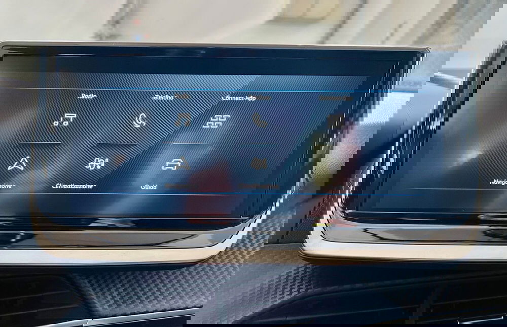 Peugeot 208 nuova a Bari (19)