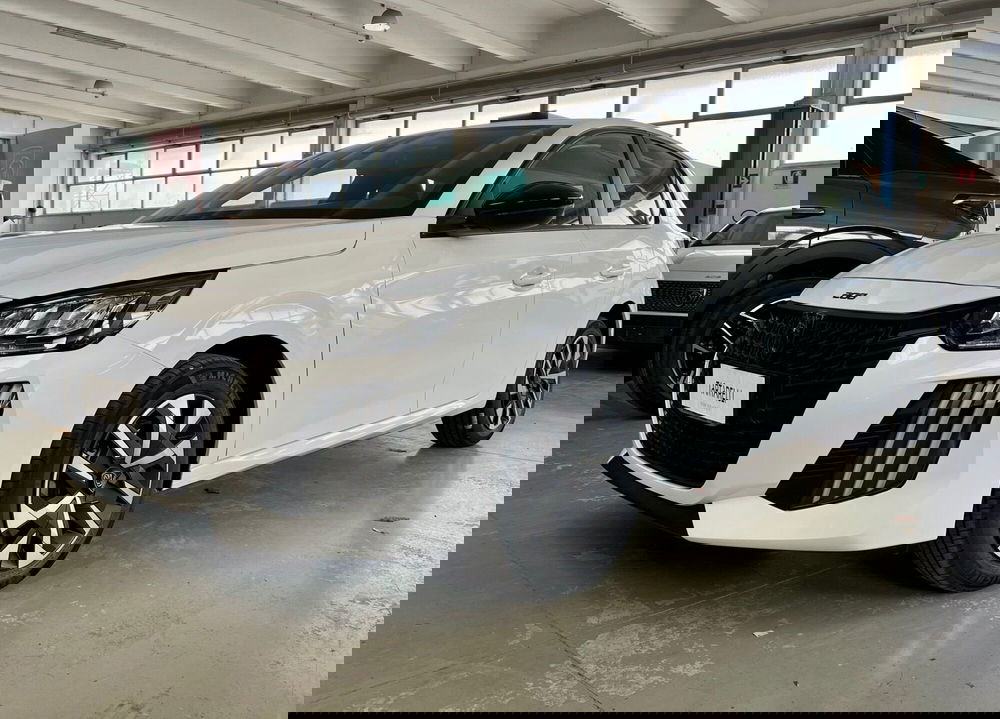 Peugeot 208 nuova a Bari (3)