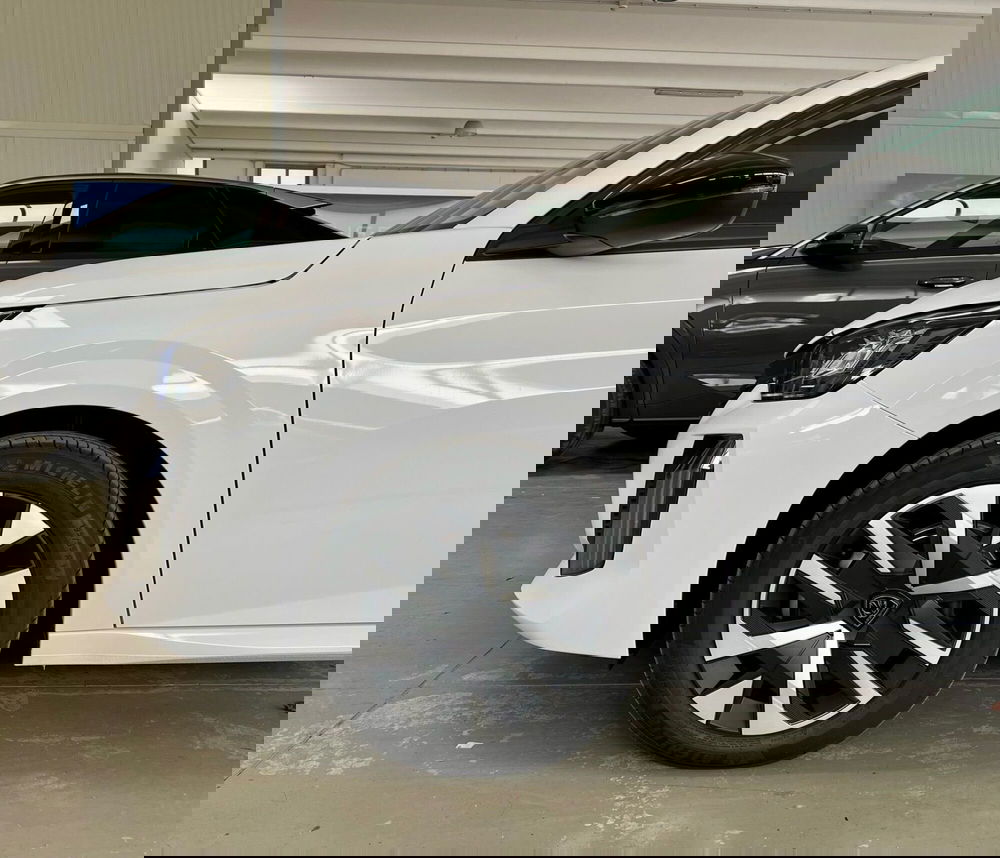 Peugeot 208 nuova a Bari (5)