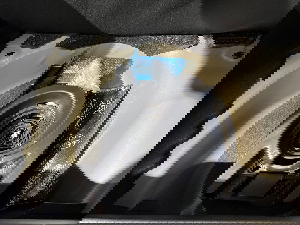 Peugeot 208 nuova a Bari (11)