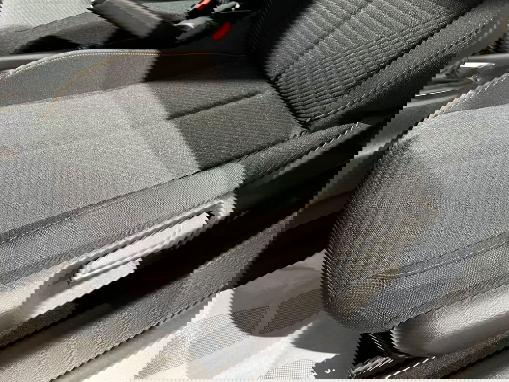 Peugeot 208 nuova a Bari (16)