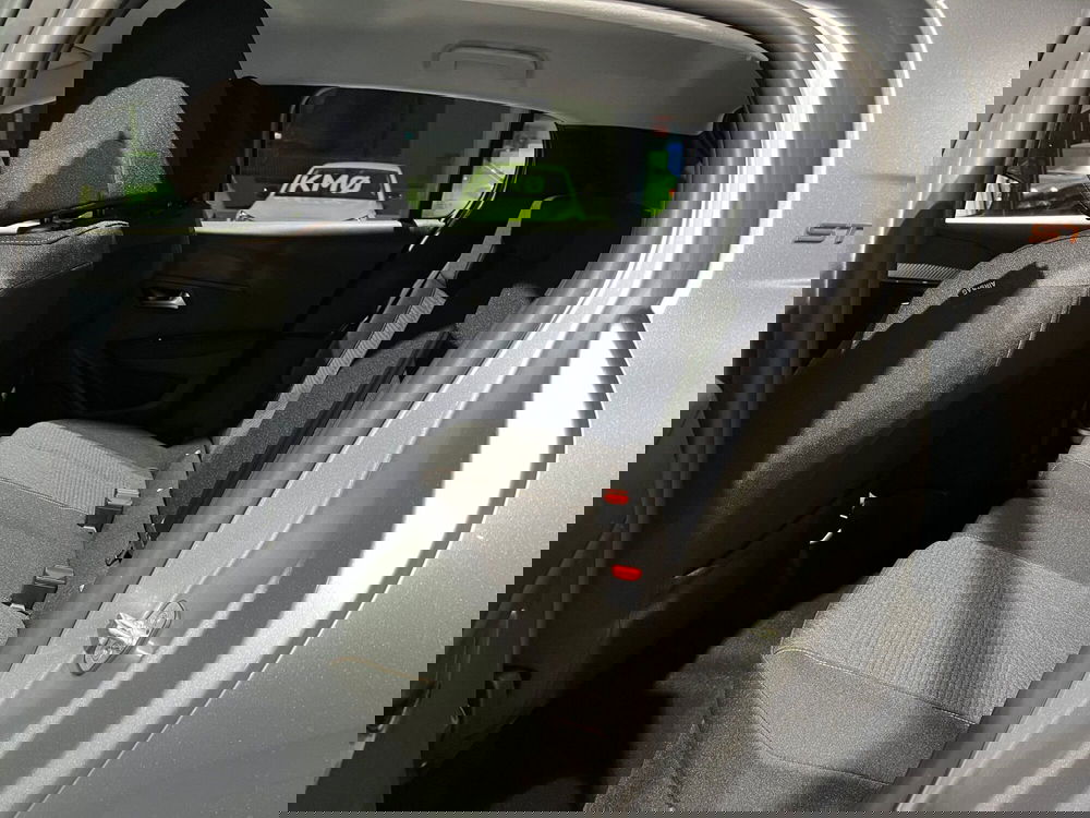 Peugeot 208 nuova a Bari (17)