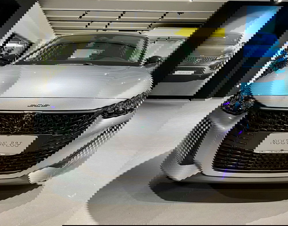 Peugeot 208 nuova a Bari (2)