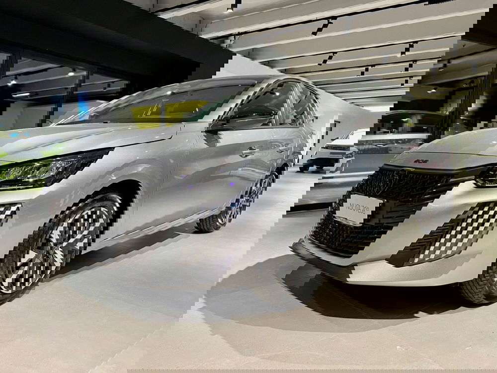 Peugeot 208 nuova a Bari (3)