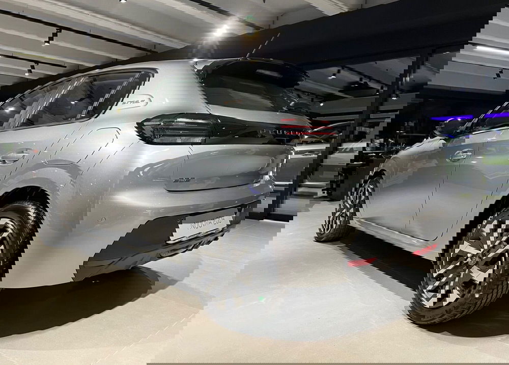 Peugeot 208 nuova a Bari (6)