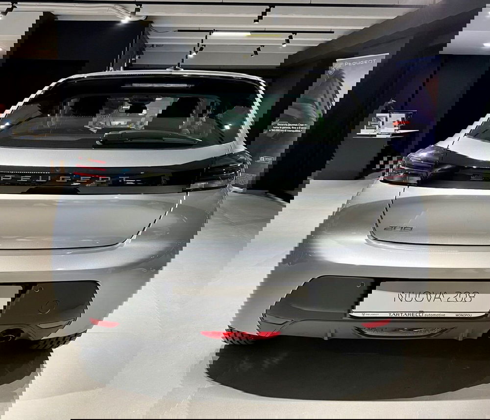 Peugeot 208 nuova a Bari (8)