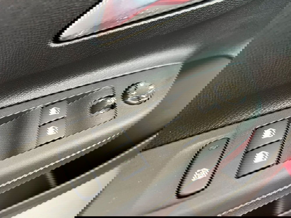 Opel Corsa nuova a Bari (13)