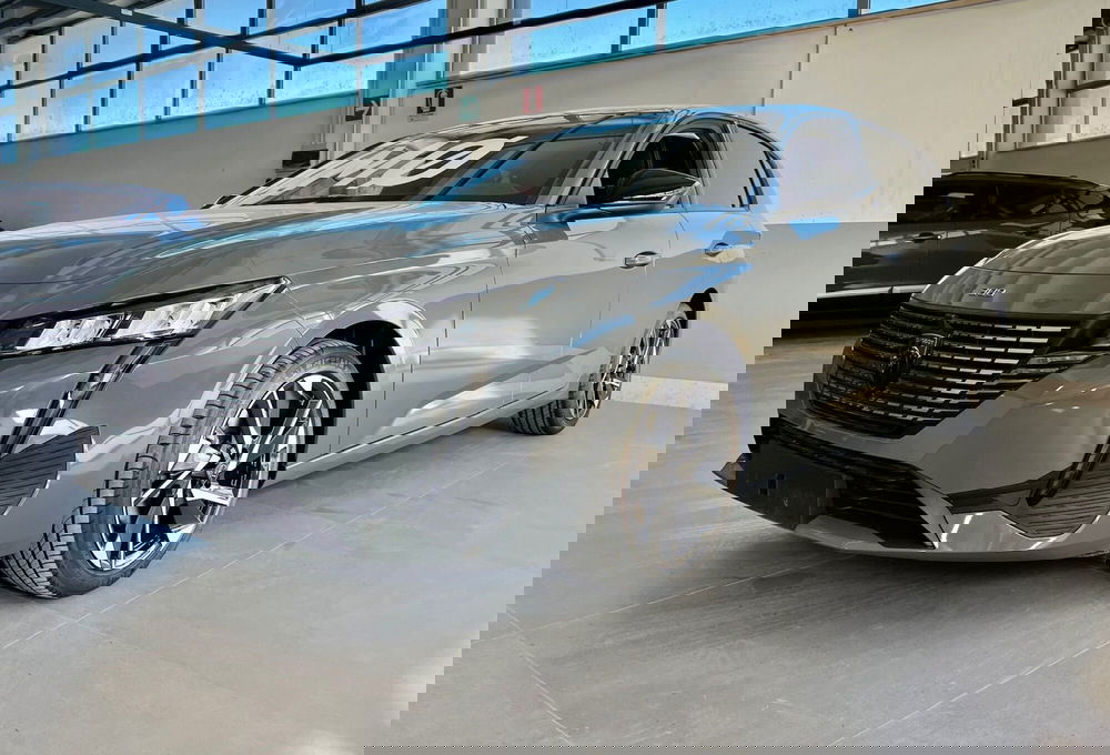 Peugeot 308 nuova a Bari (3)