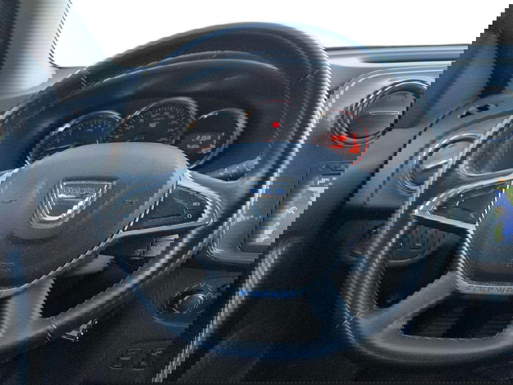 Dacia Logan usata a Siena (13)