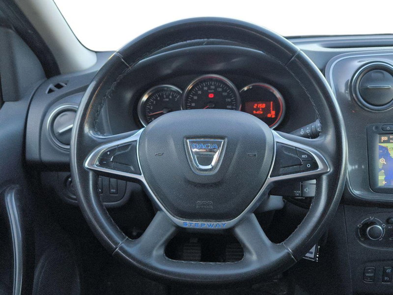 Dacia Logan usata a Siena (13)