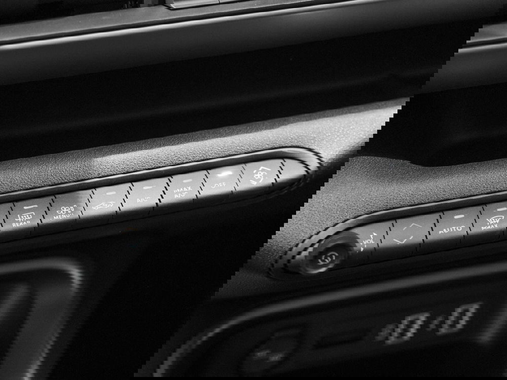 Jeep Avenger usata a Prato (11)