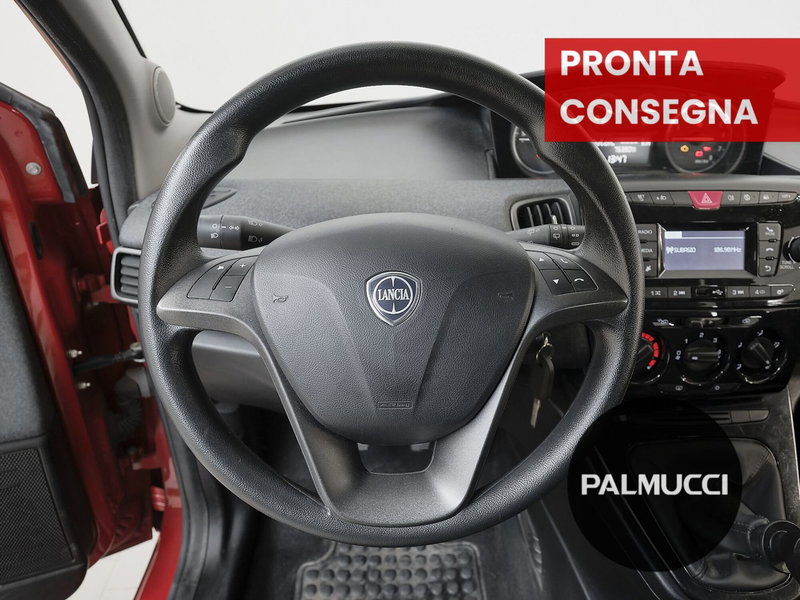 Lancia Ypsilon usata a Prato (17)