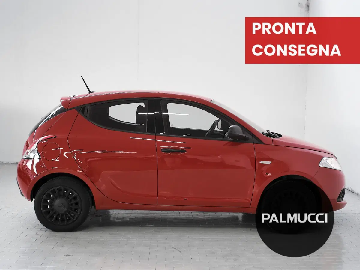 Lancia Ypsilon usata a Prato (5)