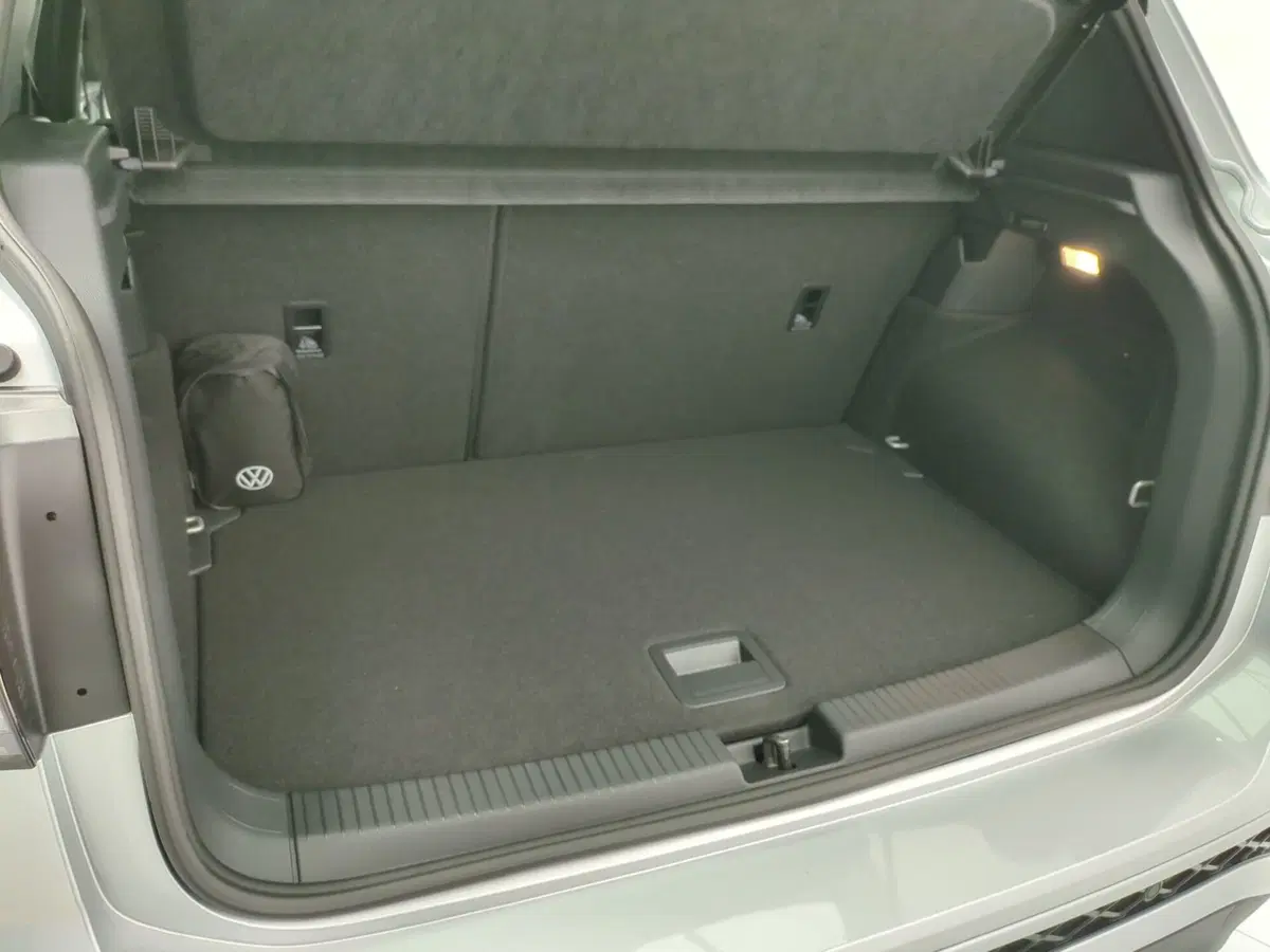 Volkswagen T-Cross nuova a Avellino (15)