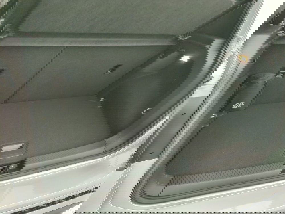 Volkswagen T-Cross nuova a Avellino (15)